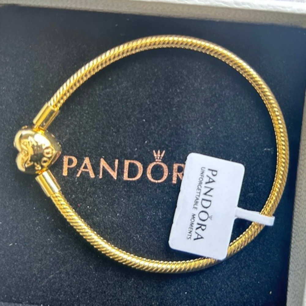 Pandora Gold Bracelet with Heart Charm 6.3 inches